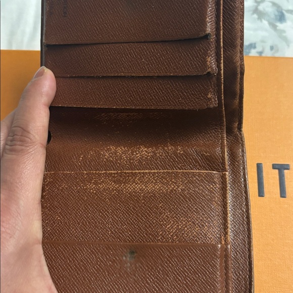 Louis Vuitton Brown Monogram with zipper - Picture 3 of 8